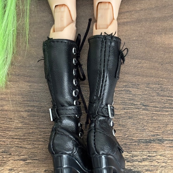 Rainbow High JADE HUNTER Fantastic Fashion Toy Doll Green & Black 2019 - Picture 13 of 13